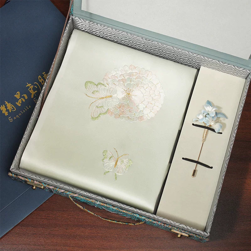 Hydrangea & Butterfly, Light Green / Scarf + Embroidered Brooch